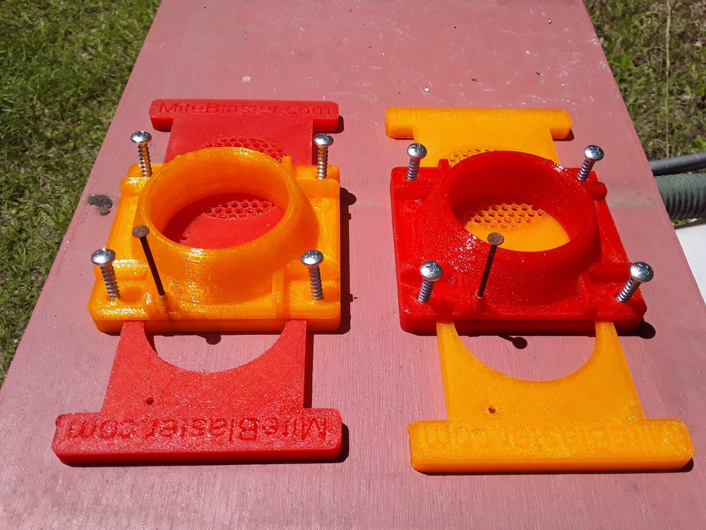 Bee Vacuum Gate for Beekeeping with Nail Lock