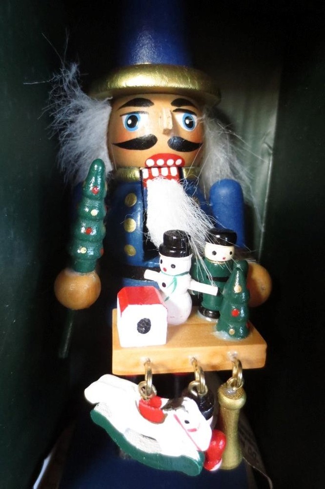 Weihnachtszeit 6" Nutcracker in box - Toy Maker Workshop