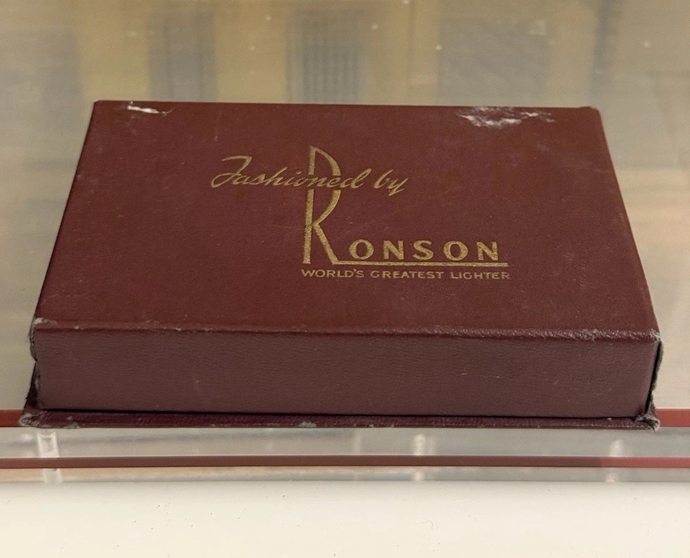 Vintage Ronson “Standard” Black Lacquer Lighter Toronto Canada