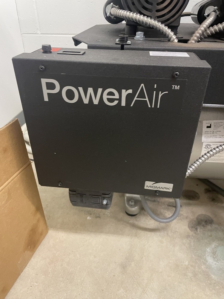 Midmark PowerAir P32 Compressor, 1 user, Low hours (955hrs)