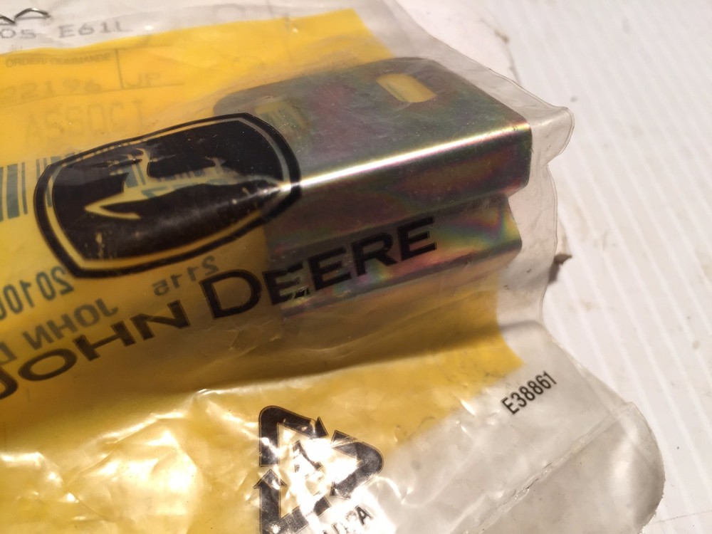 4405877  John Deere  SPRING  -  HITACHI