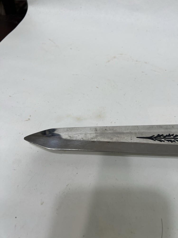 Knife fantasy/medieval style dagger.