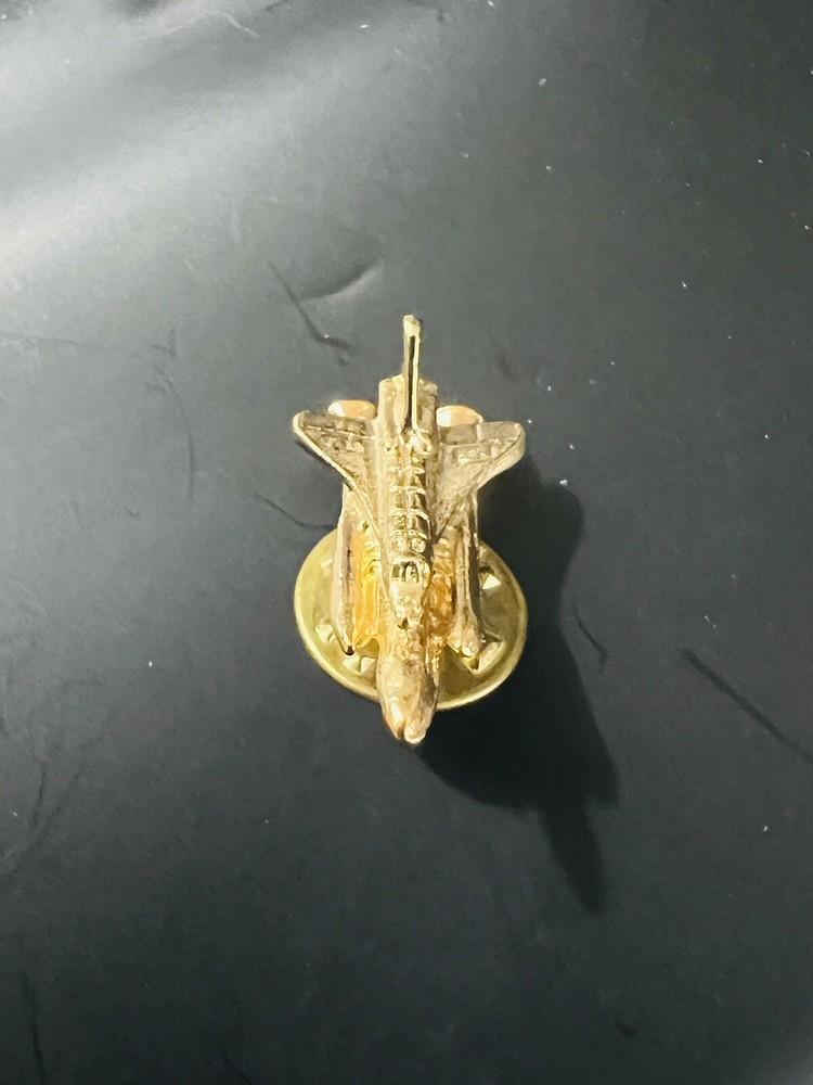 Space Shuttle Lapel Hat Jacket Pin Gold Color Metal 1”Long