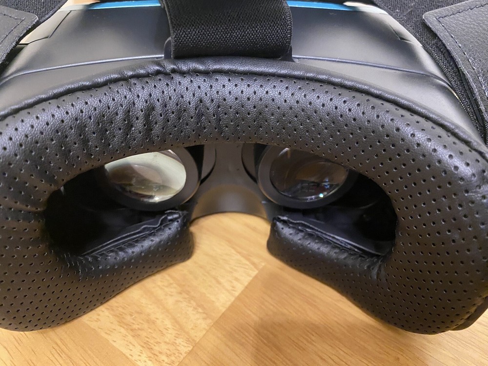 Utopia 360 Virtual Reality 3D VR Headset w Bluetooth remote Controller