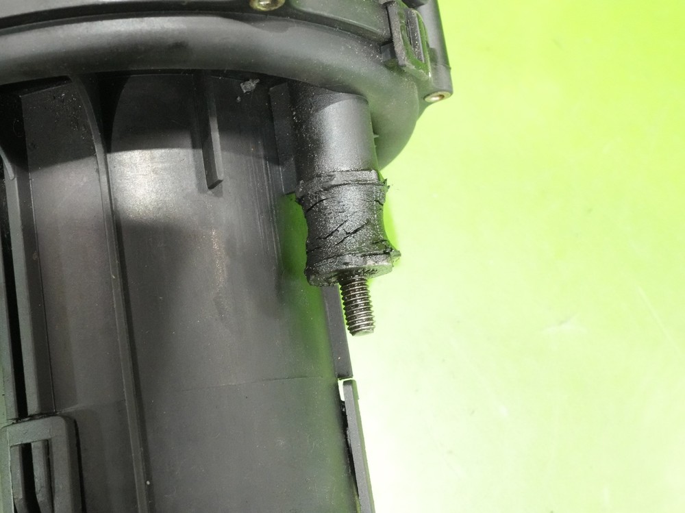 00-06 Audi TT secondary air injection pump