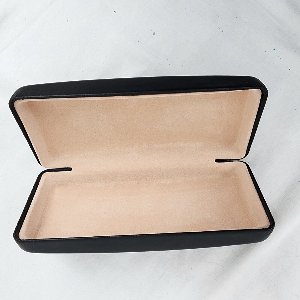 GENUINE WOOLRICH Eyeglass/Sunglasses Case Leather Hard Clam Shell. EUC