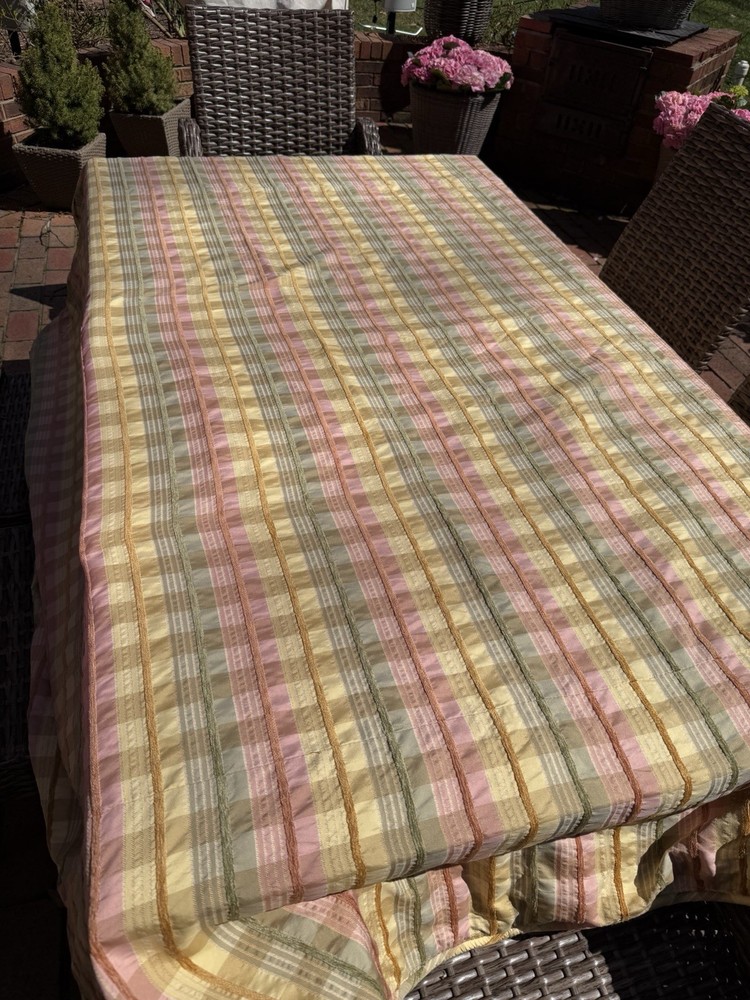 Custom Decorator Pastel Seersucker 90” Round Tablecloth-Rolled Edge