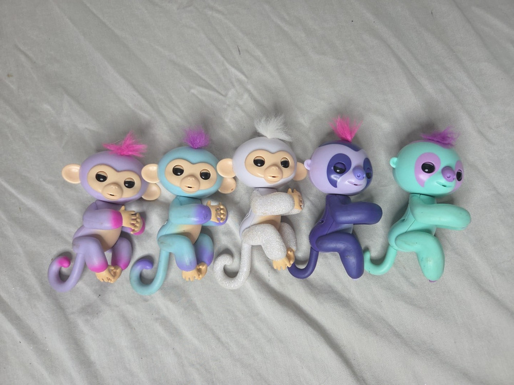 Lot Of 5 Fingerlings Monkey Wowwee