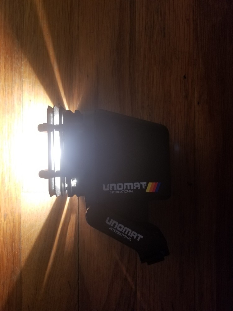 UNOMAT International DC 9000 Video Light System