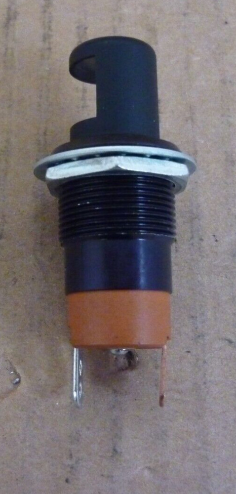 VCC  Socket panel Mount Miniature Bayonet P/N 900-200