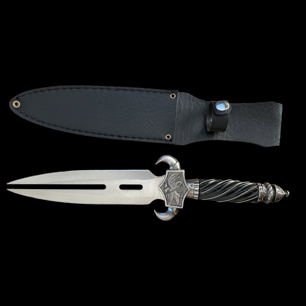 Martial Arts Claw Dagger