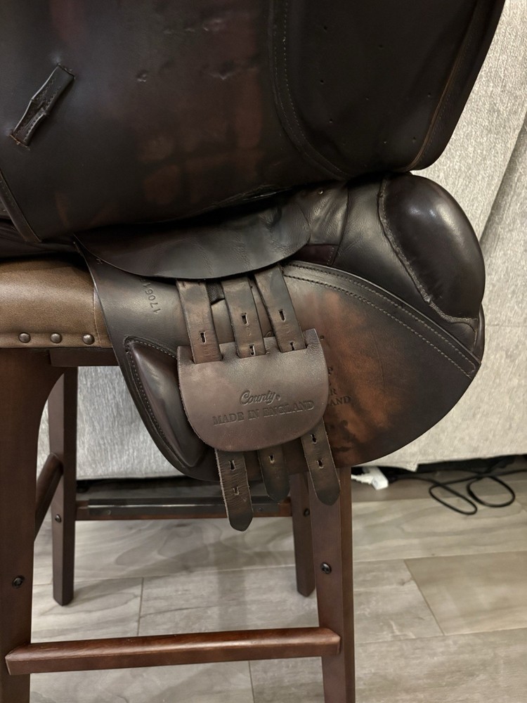County Solution 17” Medium Tree Saddle