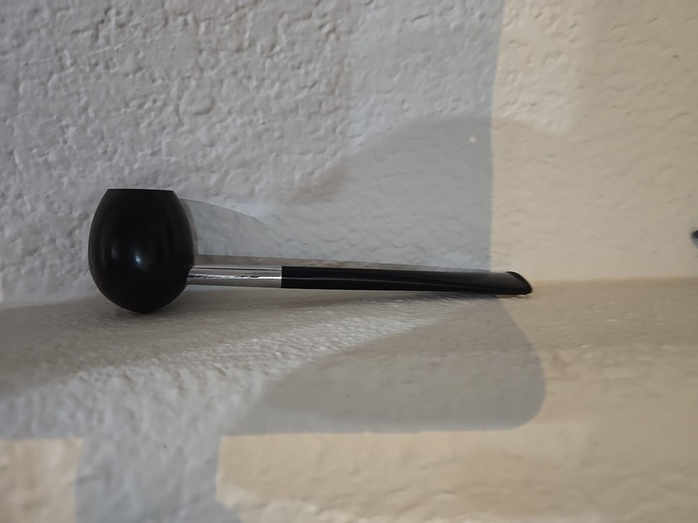 Pipe black sandlewood egg shaped 6"  never smoked