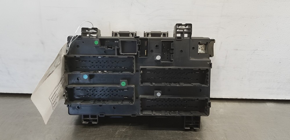 2013-2014 Dodge Ram 1500 Engine Fuse Box Assembly OEM