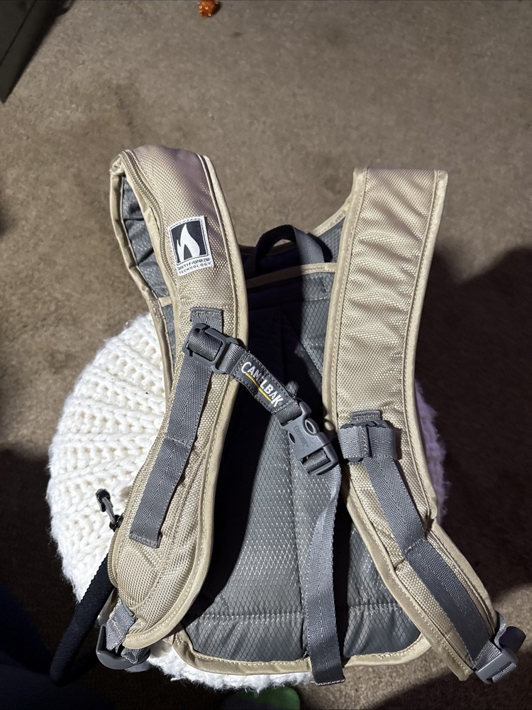 camelbak hydration pack Tan