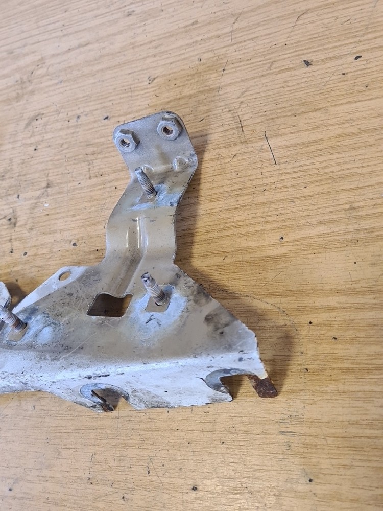 2010-18 PEUGEOT PARTNER MK2 WING MOUNTING BRACKET LEFT RIGHT PAIR