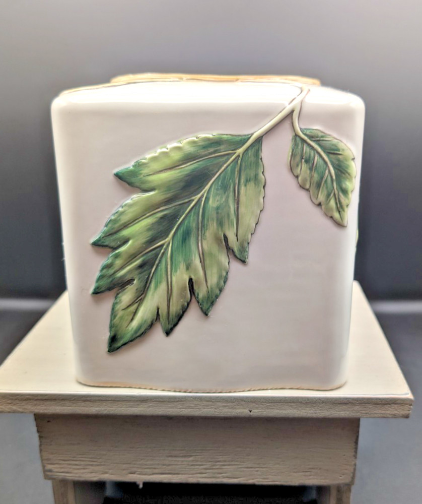 Fitz and Floyd Classics Manhattan Garden Ceramic Tissue Box Cover