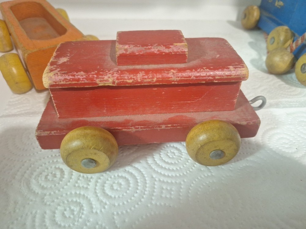 Playskool 1950s Wooden Trains, Pull String, Pull Along.