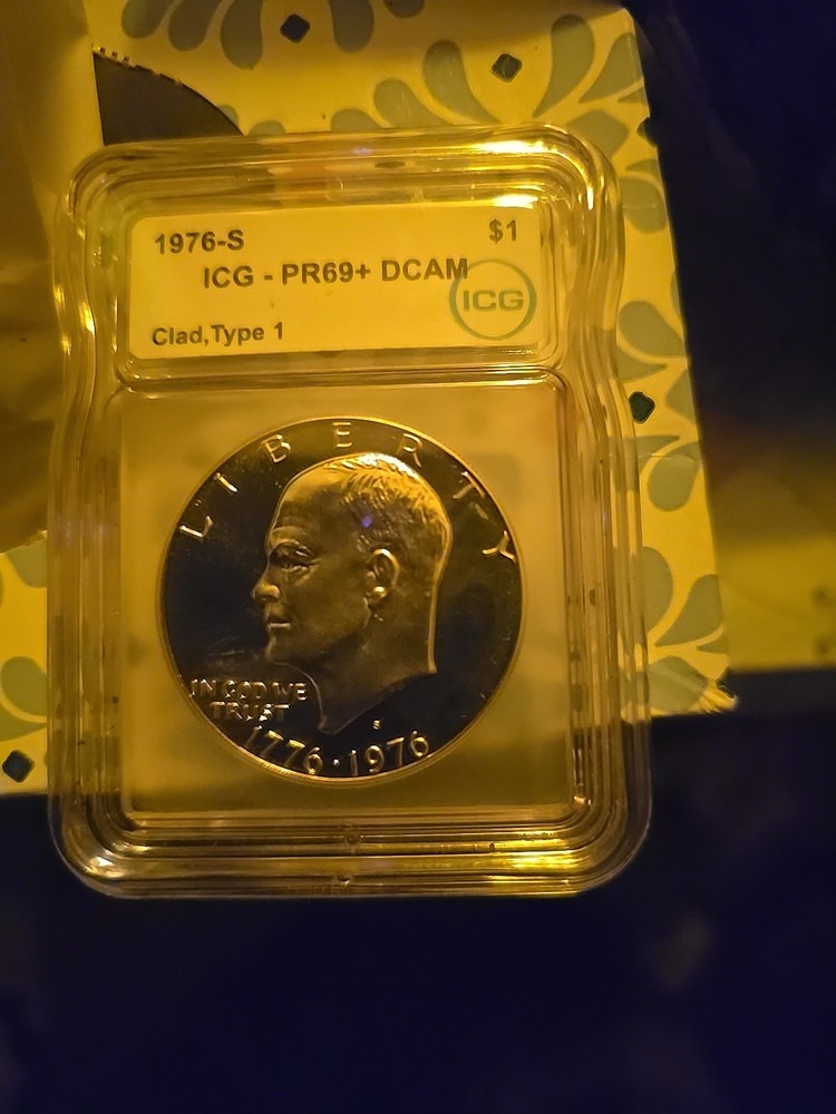 Case Cracker Special ! 1976 s eisenhower dollar In Pr69+ Dcam