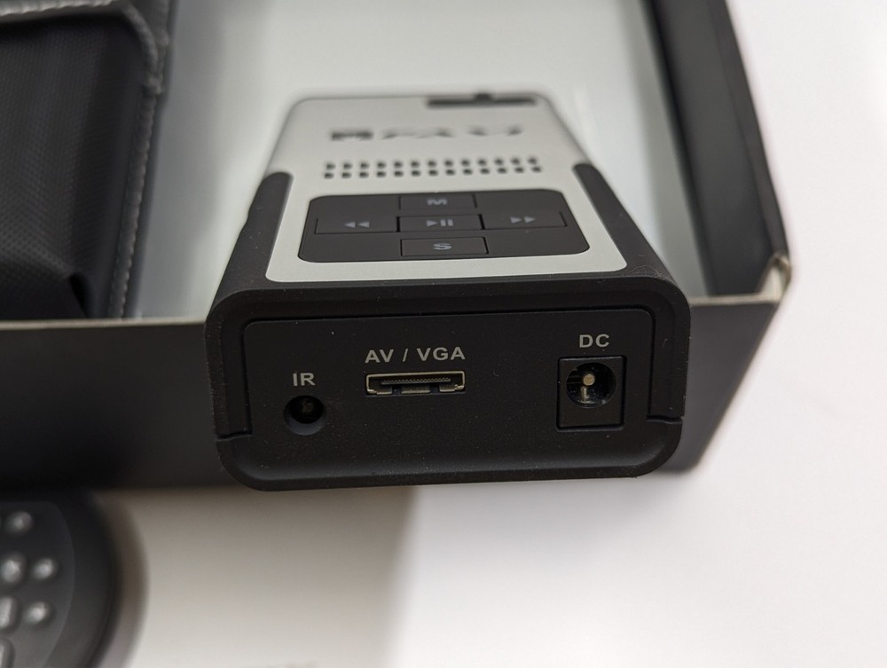 FAVI Mini LED Projector Business Edition