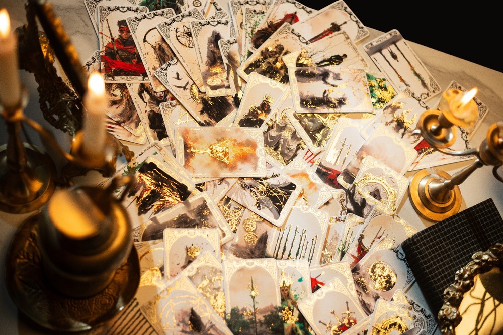 White Abyss Tarot Deck