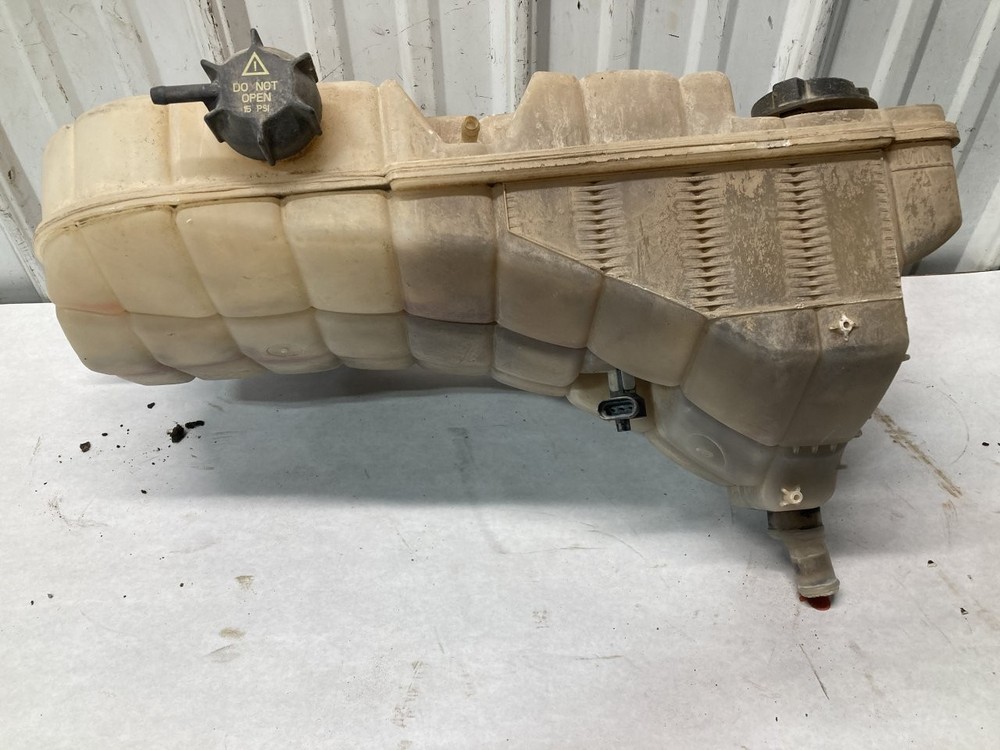 2008-2015 Peterbilt 365 Radiator Overflow Bottle - Used
