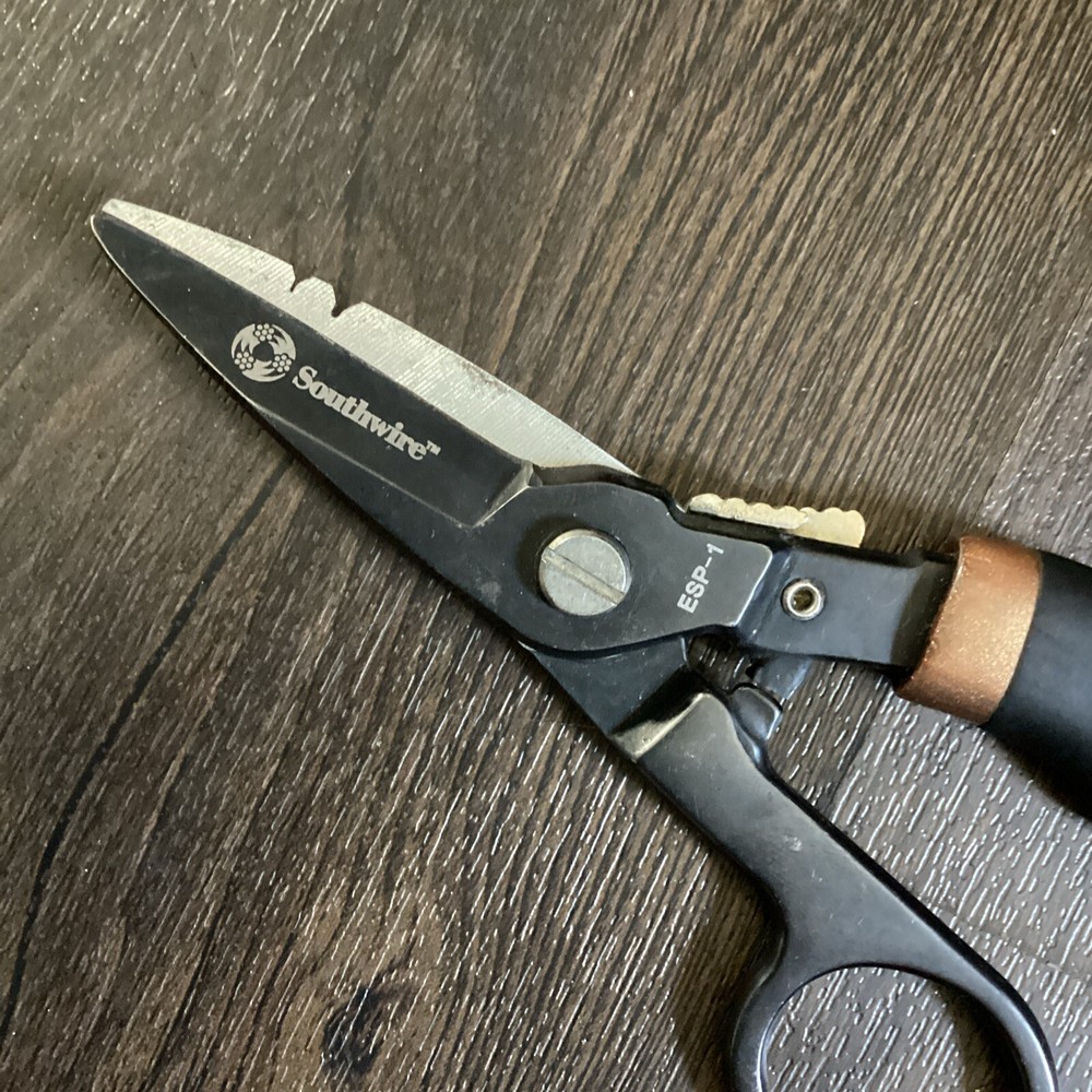SOUTHWIRE - Professional Electrician DataComm Snips