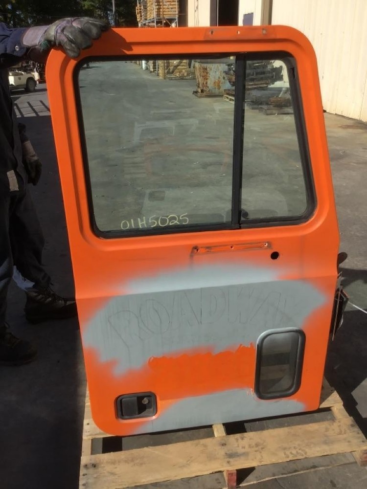 For 2001 MACK CH 1989-2003 DOOR ASSEMBLY Right ,  MD