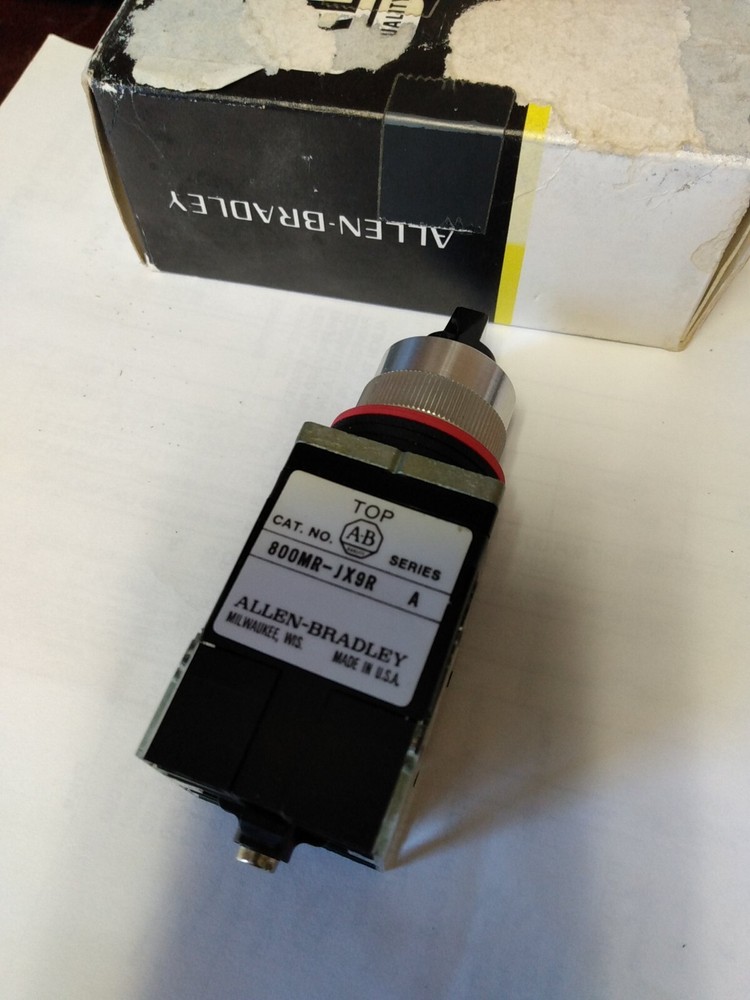 800MR-JH9RB Selector Switch 3 Position New In Old Box