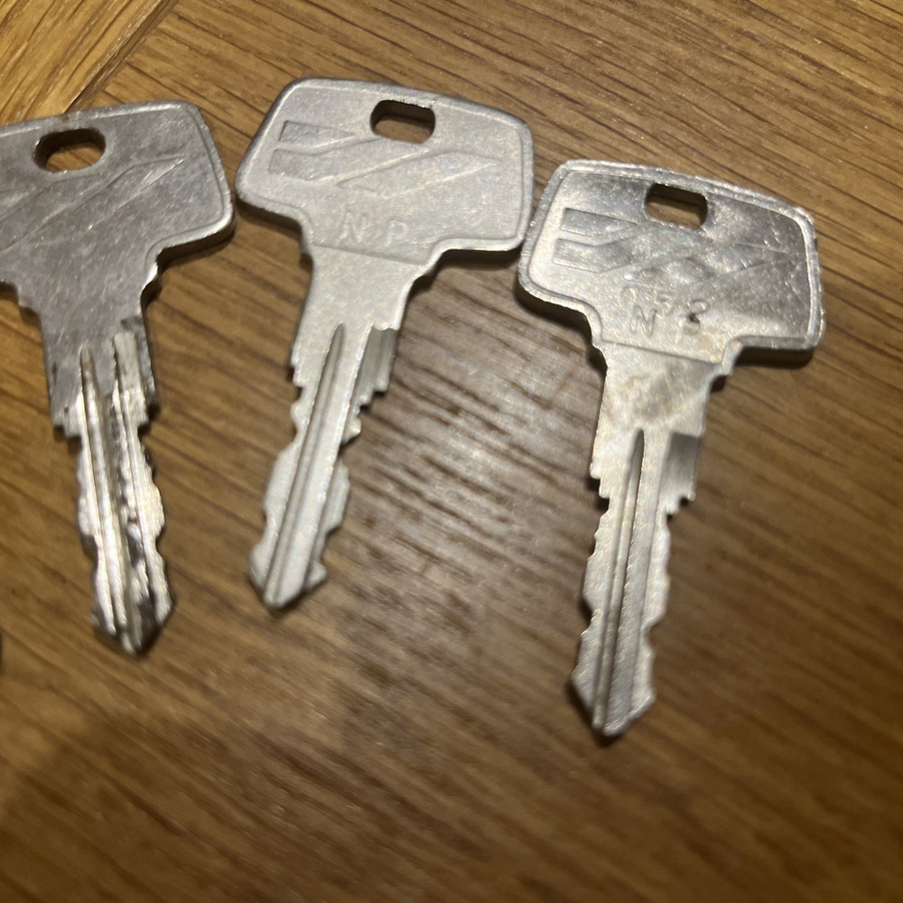 METRO CAR KEYS VINTAGE