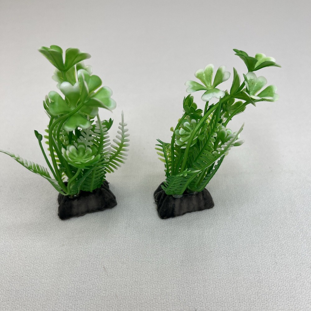 2 PC Xunyee Plastic Aquarium Plants