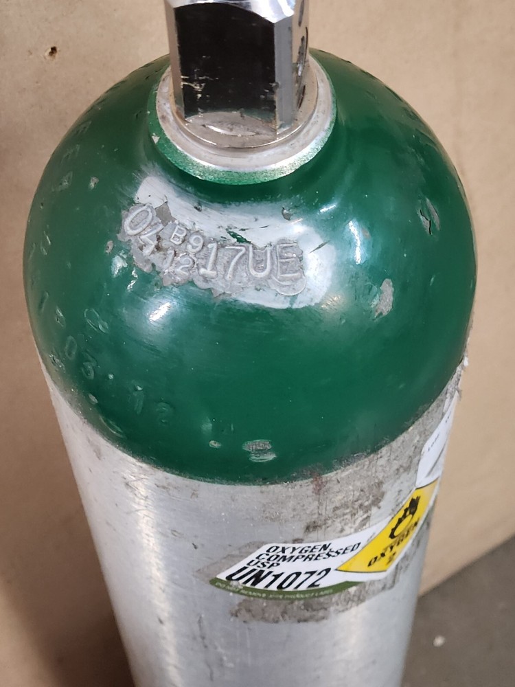 Medical Oxygen Tank Size E  Empty  UN 1072