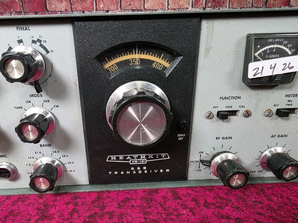 💥Powers On💥Vintage Heathkit HW-101 Ham Radio SSB Transceiver