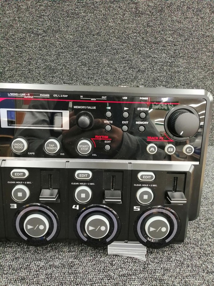 Boss RC-505 Loop Station Phrase Recorder Keyboard Effect Workstation Table Good