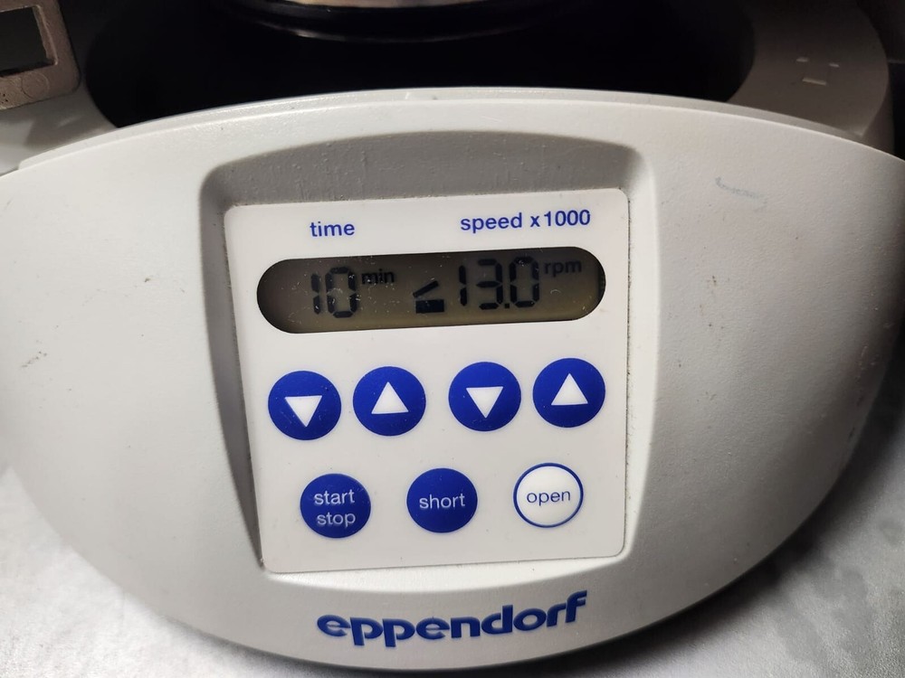 Eppendorf 5452 MiniSpin Microcentrifuge (L3)