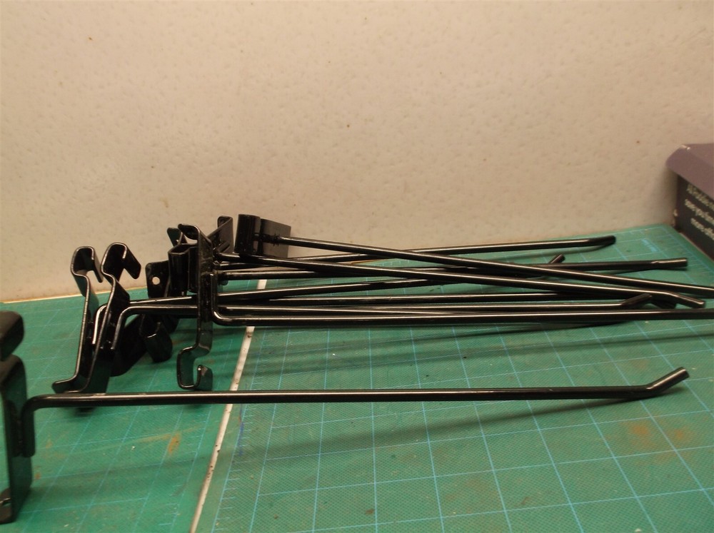 10 10.5" black retail display hooks