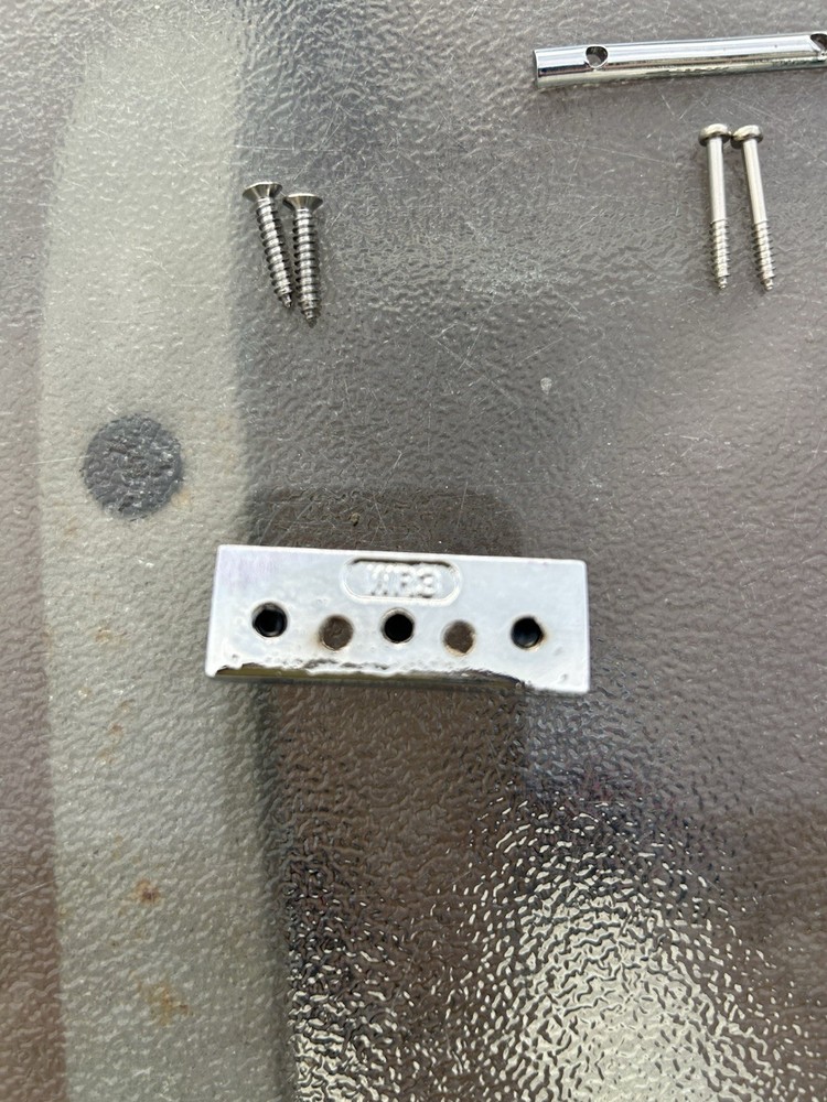 Floyd Rose Special R2 Locking Nut Chrome With String Retainer