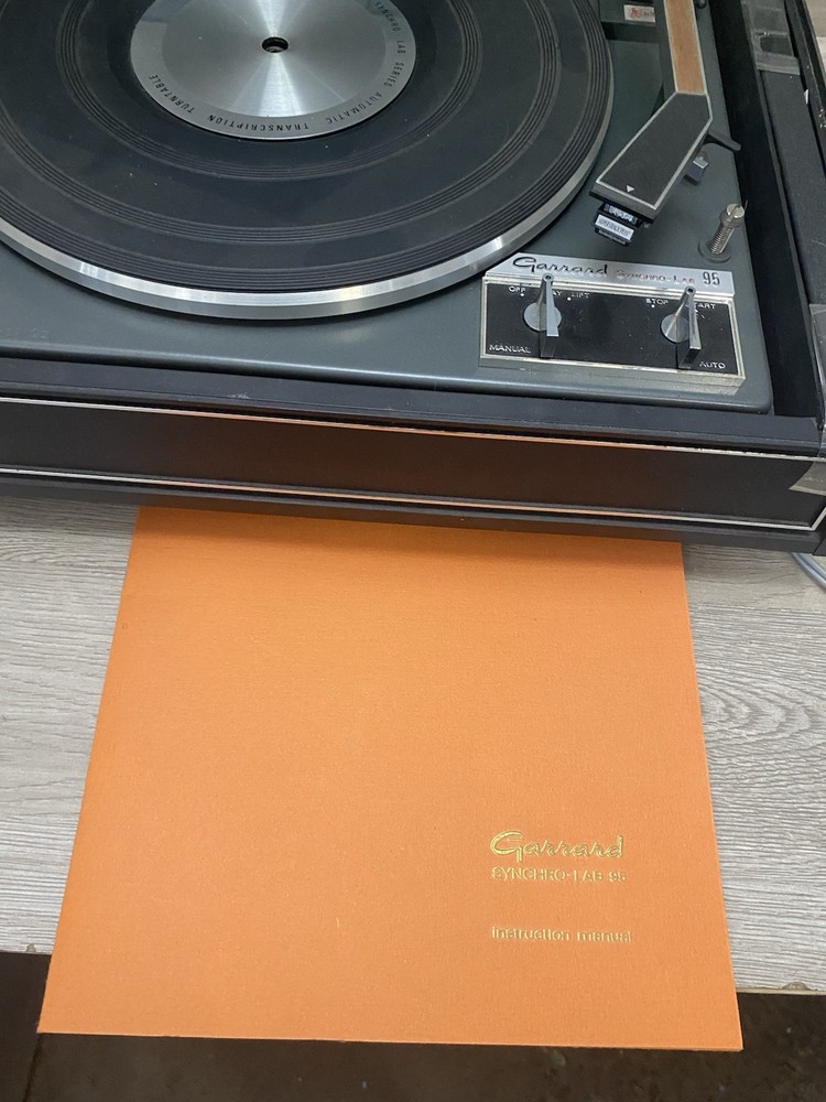 GARRARD SYNCHRO LAB 95 TURNTABLE / RECORD PLAYER