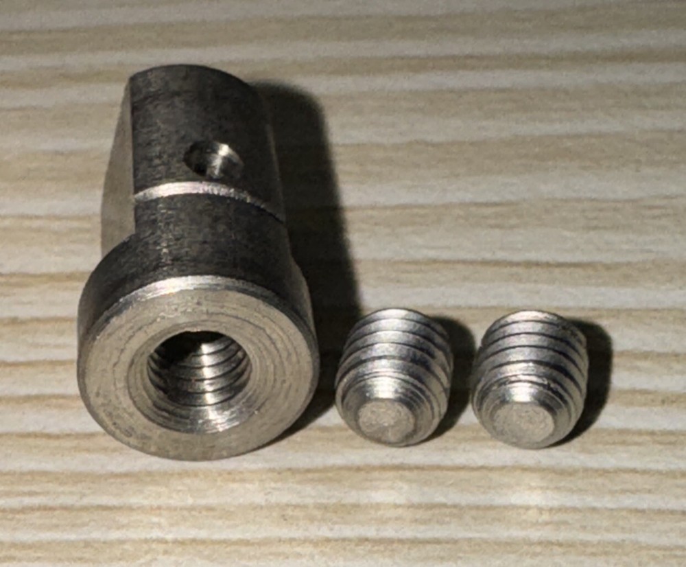 Clamp & Set Screws Johnson Evinrude 385959