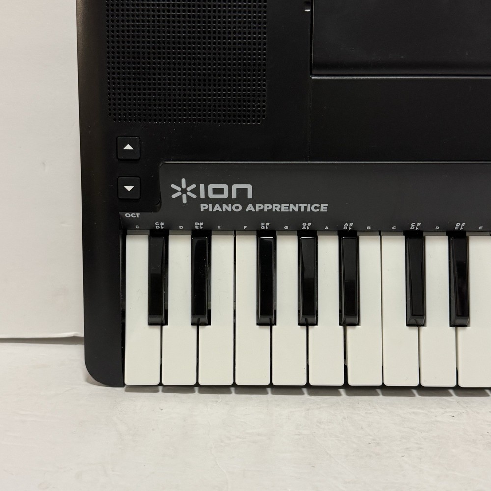 ION PIANO APPRENTICE 25-note Lighted Keyboard for iPad, iPod and iPhone