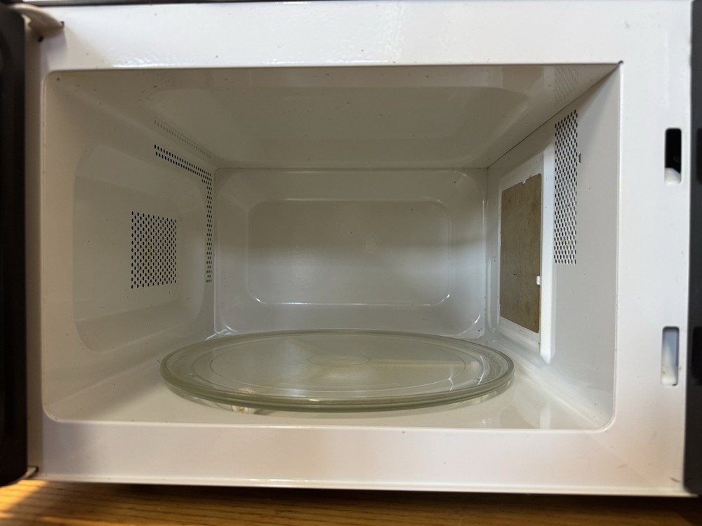 Sharp Carousel Microwave R-216LS
