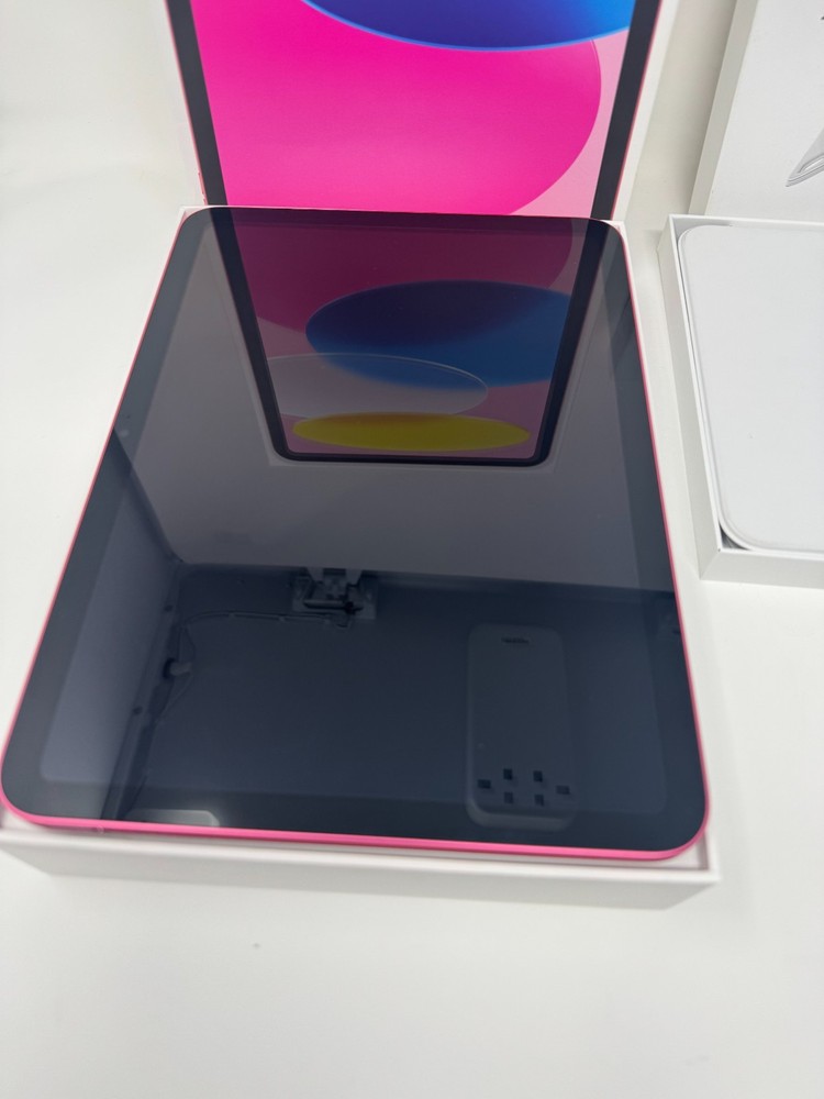 Apple iPad 10th Gen 64 GB Bundle + Magic Keyboard Folio + Apple Pencil USB-C