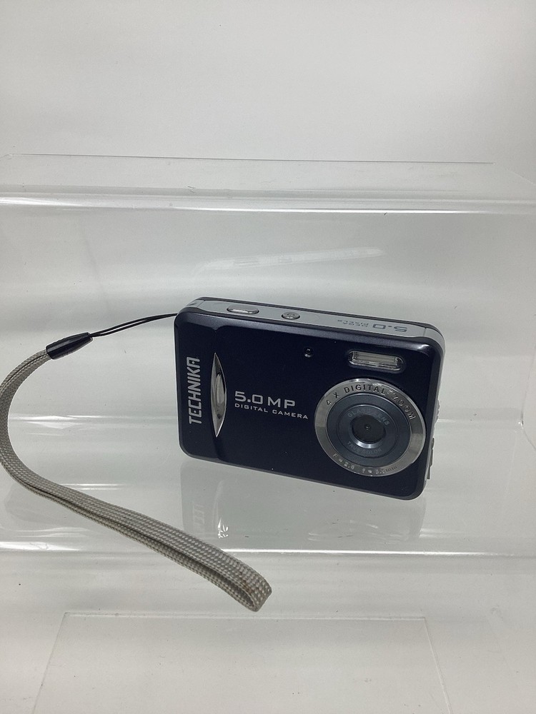 VINTAGE TECHNIKA 5.0MP DIGITAL COMPACT CAMERA  4X DIGITAL ZOOM BLACK