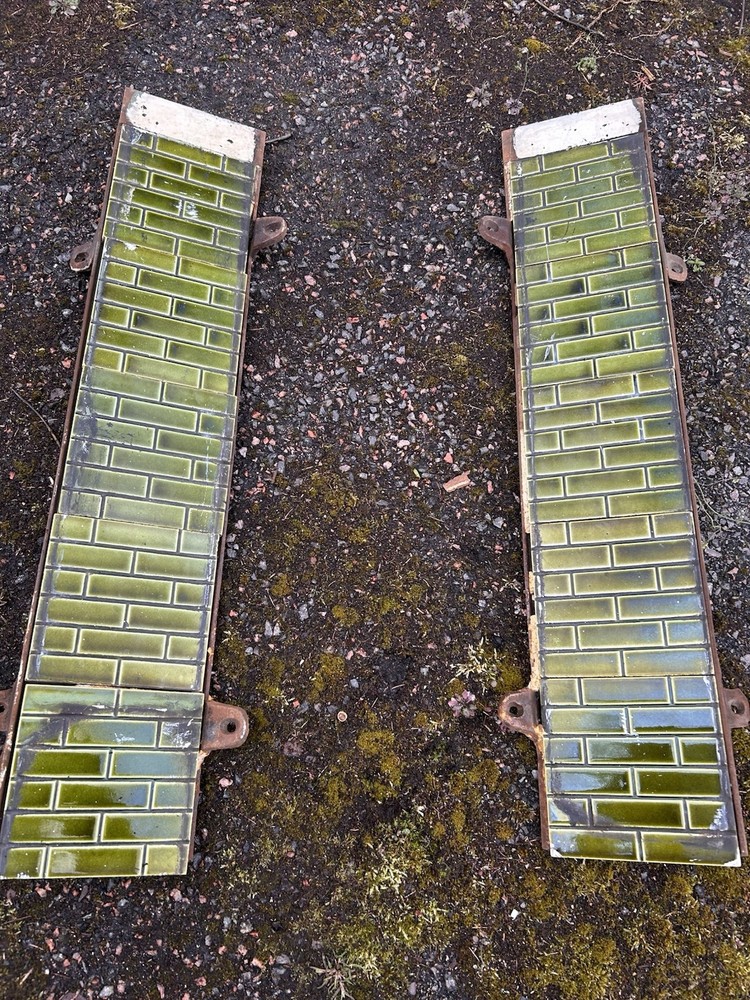 Brick Effect Reclaimed Glazed Victorian Green 10 tile set With Cast Iron Insert