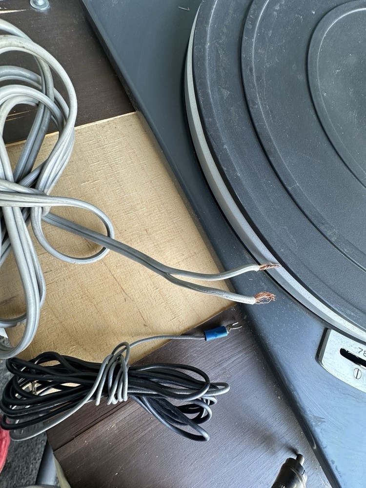 BOGEN B62 TURNTABLE (Read)