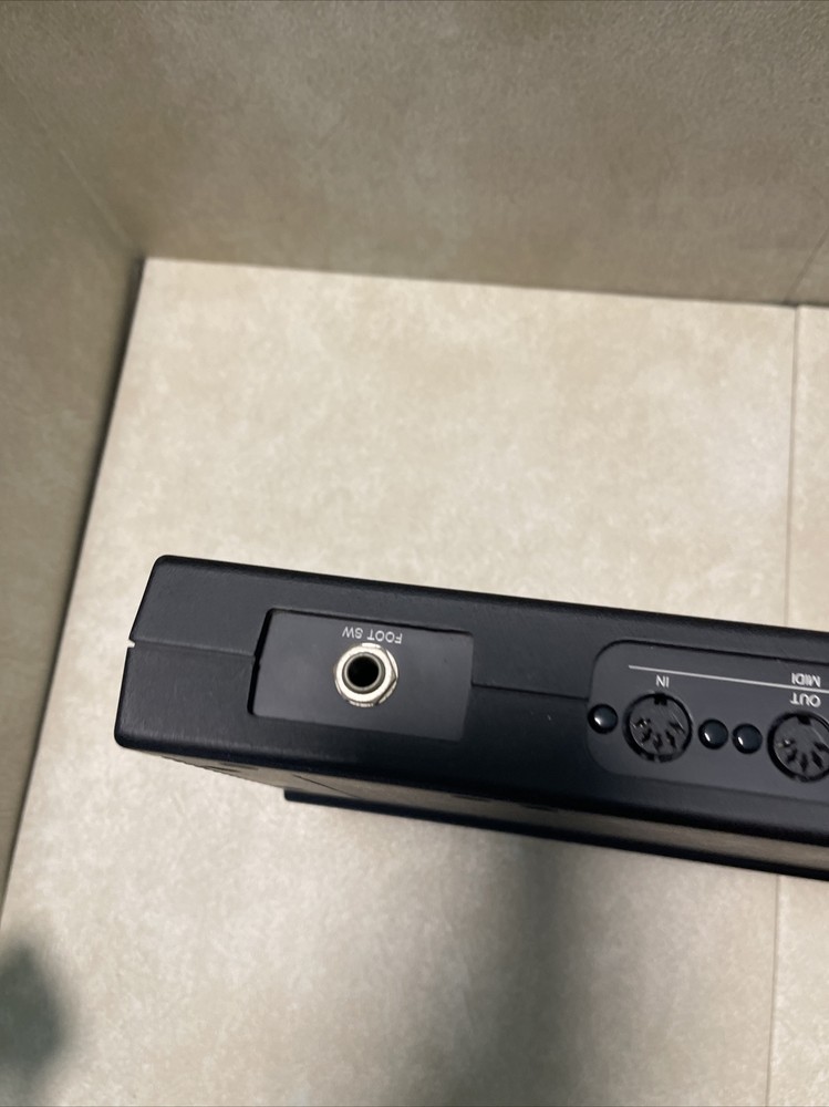 Yamaha QX21 Digital Midi Sequence Recorder. No Cables Included.