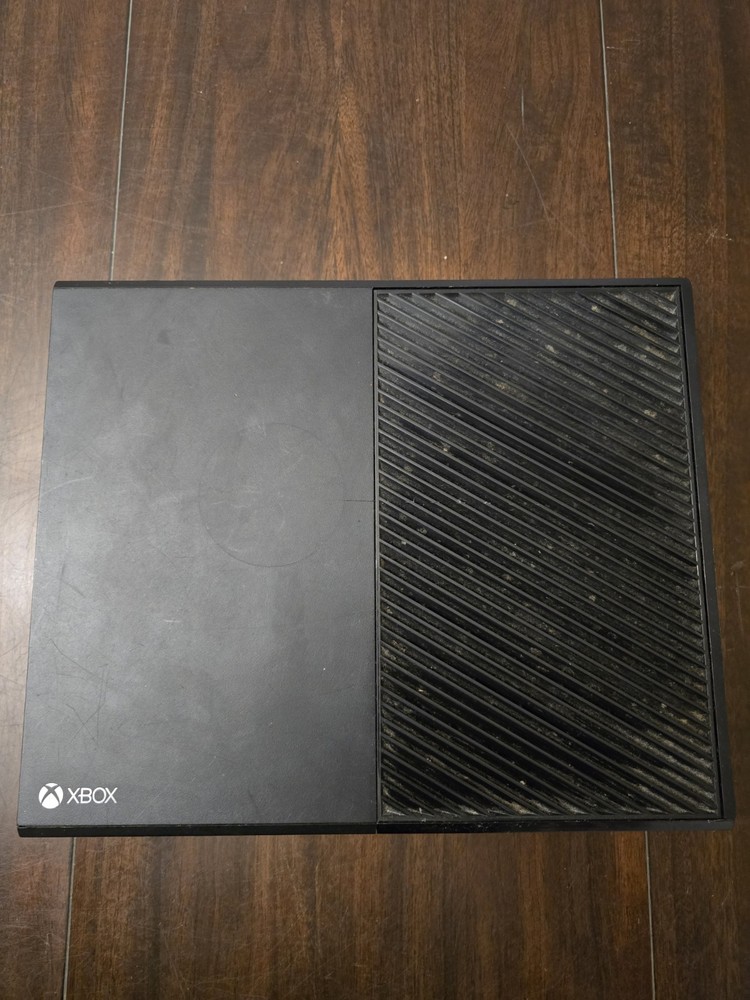 Microsoft Xbox One 1540 500GB Console Bundle w/ 6 Games + 1 Controller - TESTED!