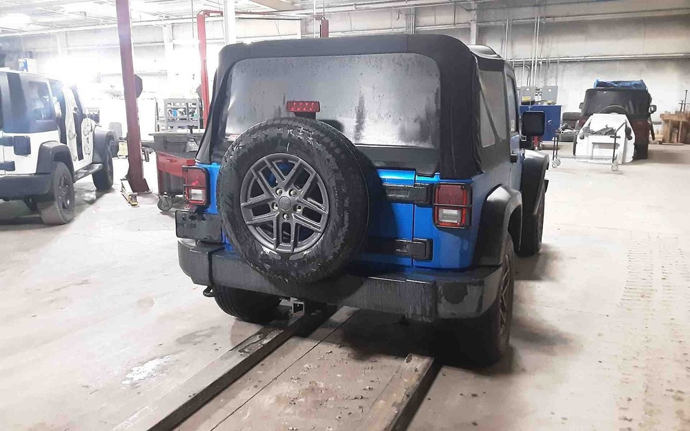Used Windshield Frame fits: 2015 Jeep Wrangler Grade A