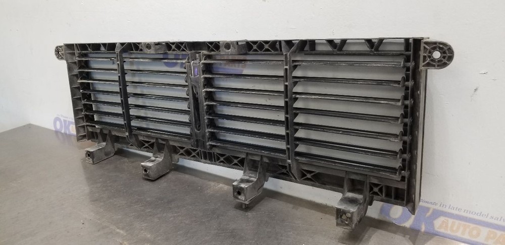 23 DODGE RAM 2500 AIR SHUTTER 6.7L