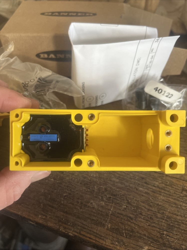 NOS Banner Engineering 17627 / SBF1 Scanner Block